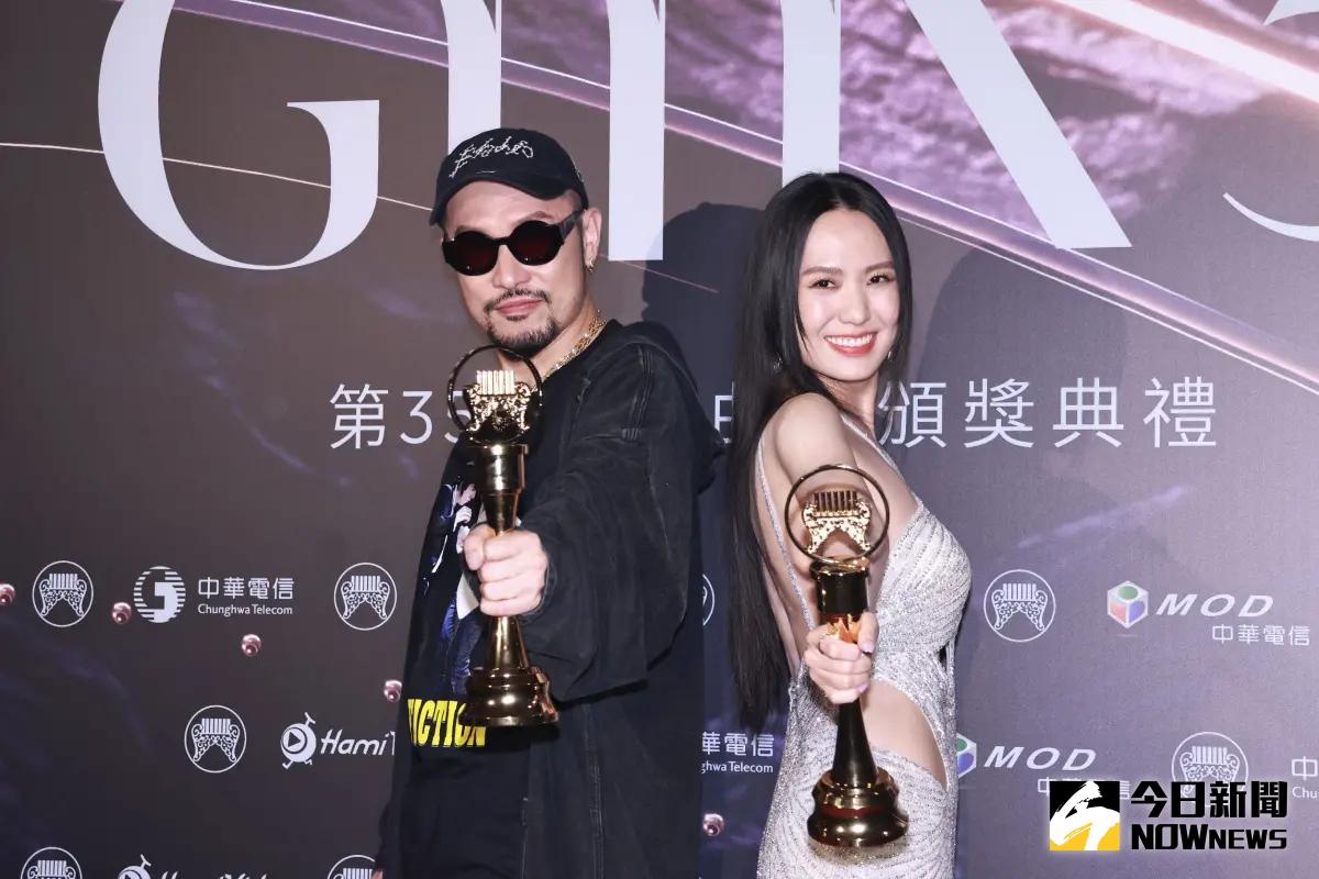 ▲金曲獎完整得獎名單公布，孫盛希（右）得到最佳華語女歌手獎；MC HotDog熱狗拿下歌王。（圖／NOWnews攝影中心）