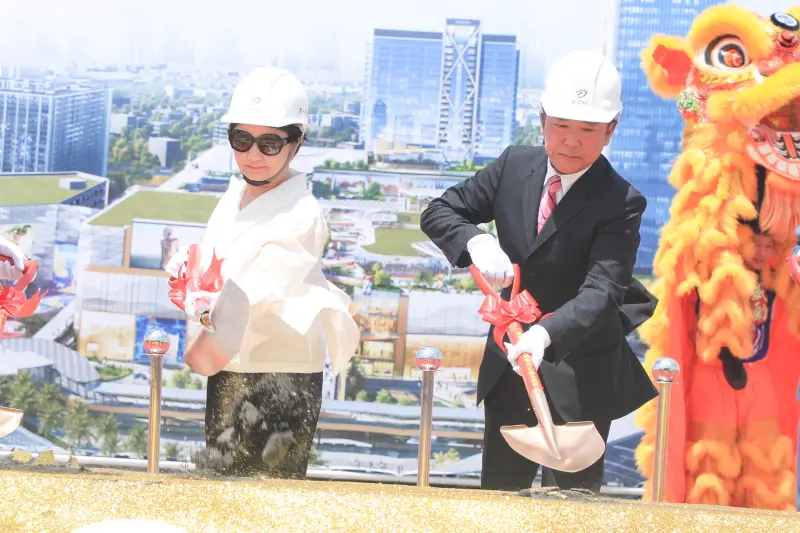 ▲第一大國際開發公司董事長原島榮一與台中市長盧秀燕共同執鏟。(圖/台中市政府提供,2024.06.30)
