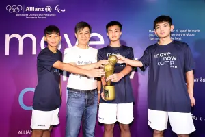 安聯人壽總經理林順才(左二)與安聯小將左起吳國銓、巴湃、林聖洋。(圖/安聯提供) ▲安聯人壽總經理林順才(左二)與安聯小將左起吳國銓、巴湃、林聖洋。(圖/安聯提供)