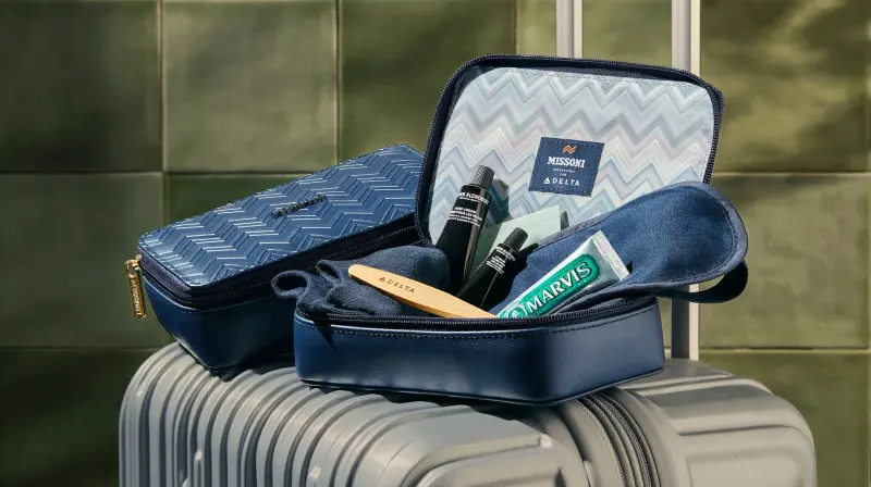 ▲達美航空近日宣布將與義大利奢華時尚品牌Missoni攜手，為「達美至臻商務艙」的旅客打造全新機上護理包。（圖／達美航空）
