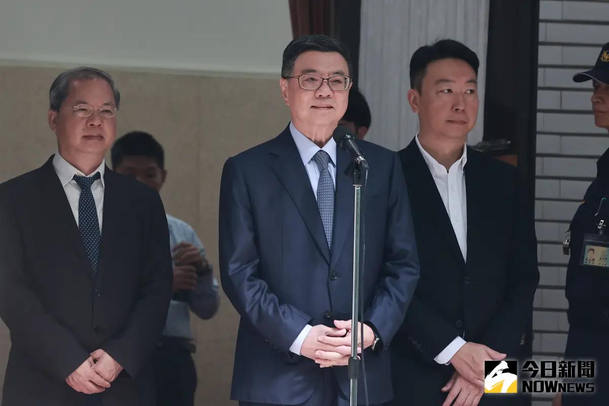 ▲台股昨日崩跌失守2萬點，行政院長卓榮泰強調政府做好準備請大家安心。（圖／記者葉政勳攝）