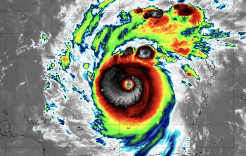 ▲北大西洋今年第2個颶風「Beryl」強度驚人，外型相當圓潤，結構非常扎實。（圖／翻攝自tropical tidbits）