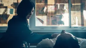 ▲《誰是被害者2》冷面法醫蘇慧倫「變臉」成幕後大魔王。(圖/Netflix提供) ▲《誰是被害者2》冷面法醫蘇慧倫「變臉」成幕後大魔王。(圖/Netflix提供)