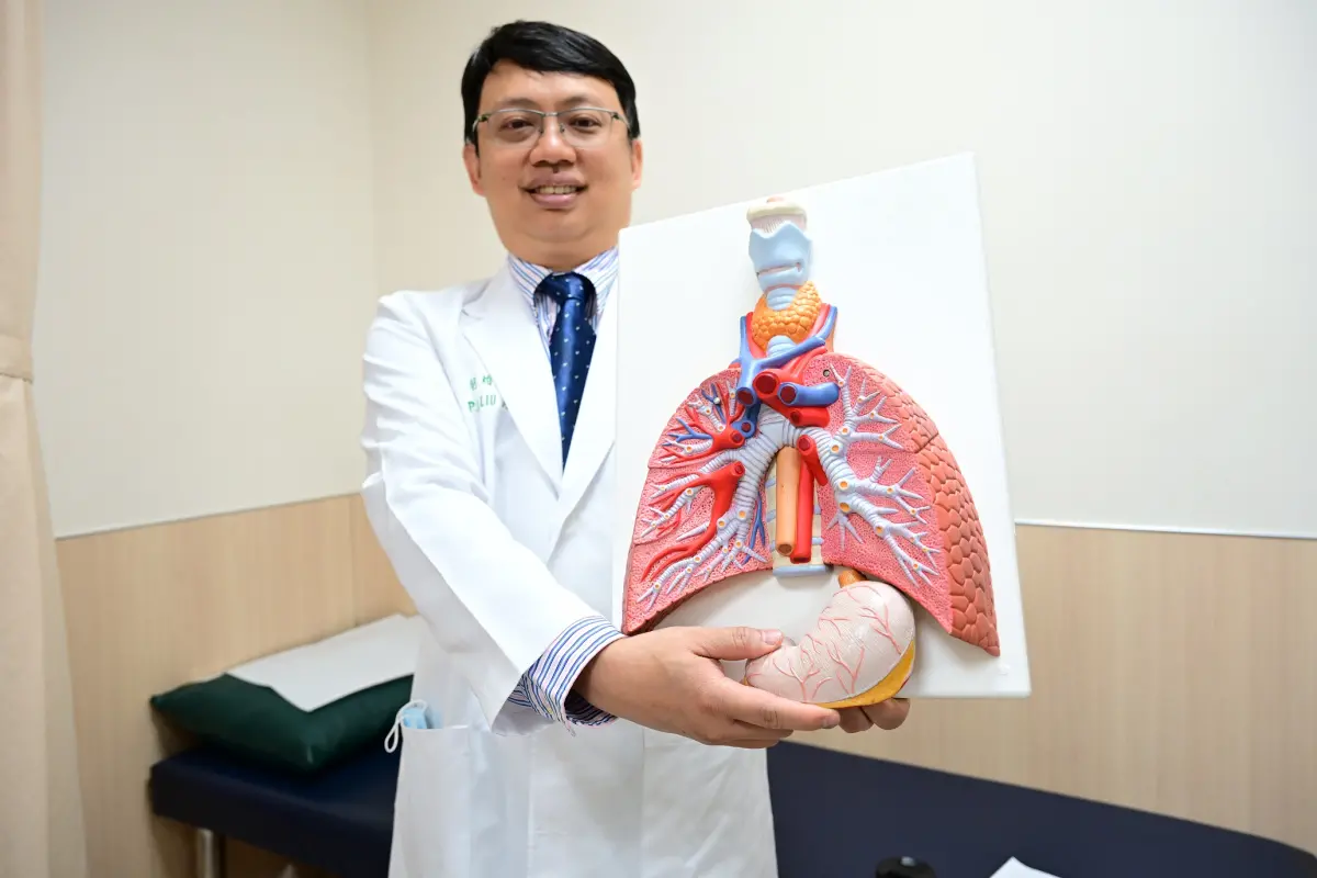 ▲醫師提醒，食道癌患者切莫因恐懼術後併發症而拒絕治療，導致癌細胞轉移及侵犯鄰近器官(圖／醫院提供2024.7.2)