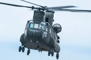 今日軍武／波音交付首架CH-47F Block II直升機　將服役至2060年
