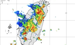 大雷雨警訊／國家警報響！台南、嘉義接雨彈　新店時雨量97毫米
