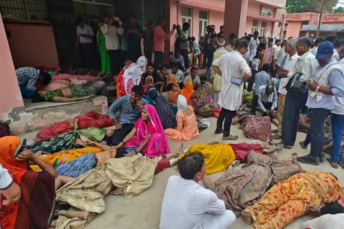 印度宗教集會踩踏至少121死！還原現場混亂關鍵：講道者難逃責任
