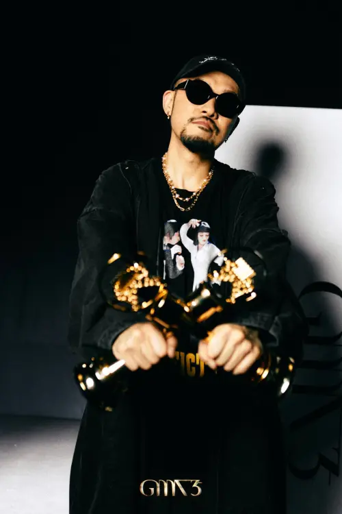 ▲MC HotDog熱狗捲入抄襲爭議，今現身北檢開庭。（圖／台視提供）