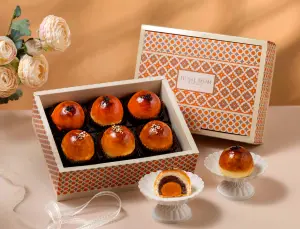 ▲「Home Mom Bakery（後媽家）」的蛋黃酥標榜以日本高級的和三盆糖來製作，今年再度升級改版。（圖／後媽家提供）