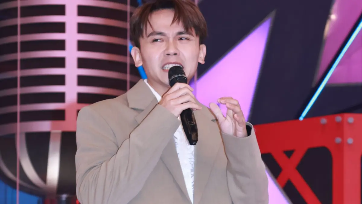 ▲藝人黃子佼爆發性騷風波，被一狀告上法庭，昨（2）日預計要出庭説明，卻臨時告假持續神隱，對此，黃豪平身為黃子佼弟子兵《黃氏宗親會》的一員，也透露群組已經沒有運作，甚至也「不會聊天。」（圖／記者吳翊緁攝影）