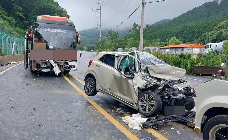 韓國觀光巴士與轎車相撞！小客車司機身亡　1名台籍遊客輕傷