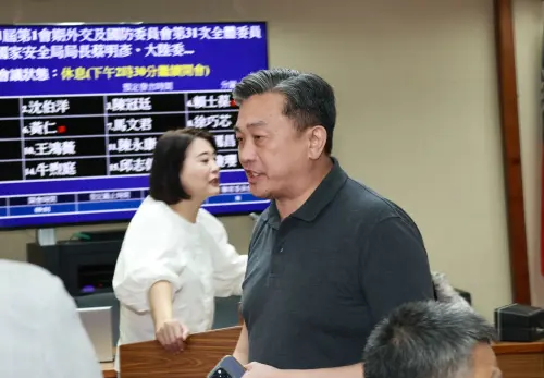 柯文哲選後買70萬禮券當職工福利 王定宇:支領人是否為競選團隊