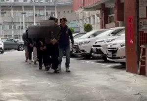 ▲專案小組一舉破獲3處據點,總計查獲嫌疑人及主嫌共12人、估計該集團半年內,經手賭博網站入金、出金洗錢金額達新臺幣約51億元。(圖/記者郭凱杰翻攝) ▲專案小組一舉破獲3處據點,總計查獲嫌疑人及主嫌共12人、估計該集團半年內,經手賭博網站入金、出金洗錢金額達新臺幣約51億元。(圖/記者郭凱杰翻攝)