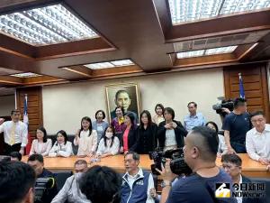 藍控民進黨立委「綁架」議事人員 王鴻薇嗆現行犯:已向警方報案