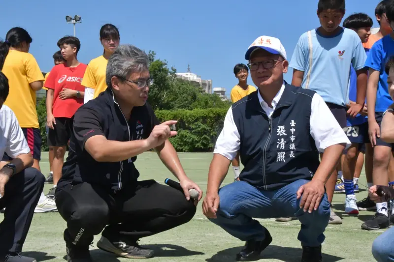 ▲議長張清照邀集運動局長李昱叡、棍球委員會主委吳瓊華實勘(圖／張清照服務處提供2024.7.4)