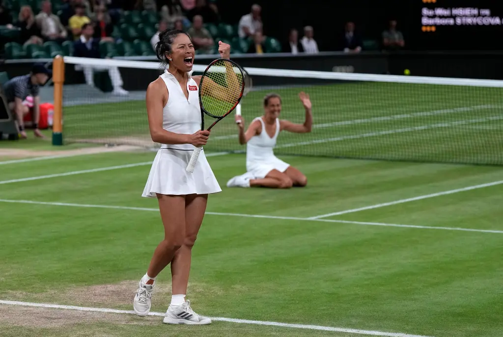 ▲「台比聯軍」謝淑薇攜手Elise Mertens，順利晉級溫網32強。（圖／美聯社／達志影像）