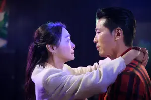 ▲江祖平(左)把黃玉榮當作老公黃少祺(右)。(圖/三立提供) ▲江祖平(左)把黃玉榮當作老公黃少祺(右)。(圖/三立提供)