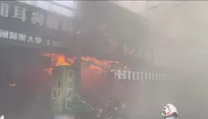 台中向上路知名燒肉店突發大火！2員工受困廚房　1死1命危
