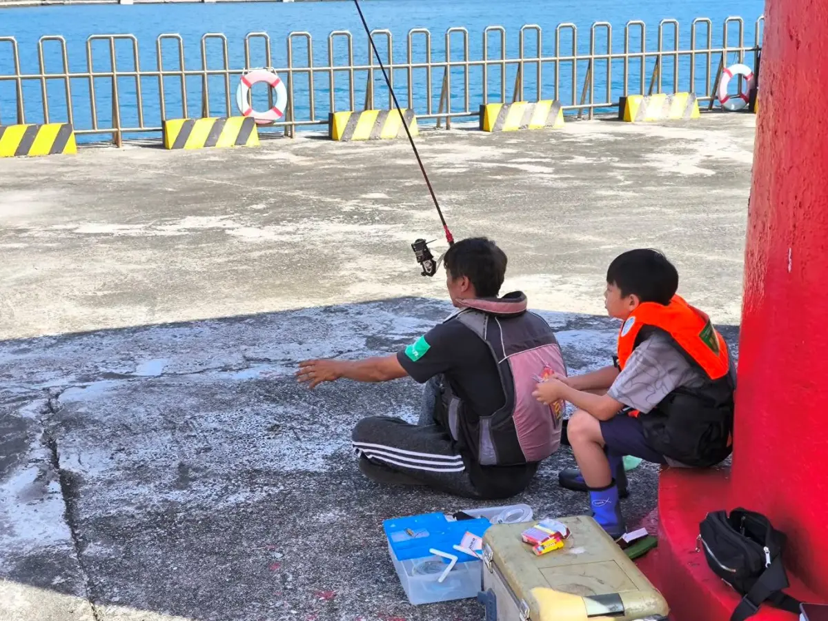 ▲花蓮港開放親子垂釣。（圖／港務公司提供）