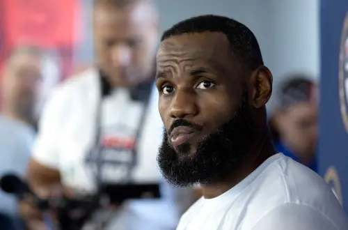 現年39歲的「詹皇」LeBron James仍不言退，新賽季將與大兒子Bronny James，共同替湖人隊奮戰。（圖／美聯社／達志影像）