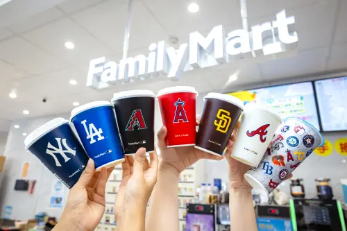 ▲全家便利商店成為MLB台灣官方指定合作夥伴,7月10日起輪番推出6款球隊隊徽聯名杯款。(圖/業者提供) ▲全家便利商店成為MLB台灣官方指定合作夥伴,7月10日起輪番推出6款球隊隊徽聯名杯款。(圖/業者提供)