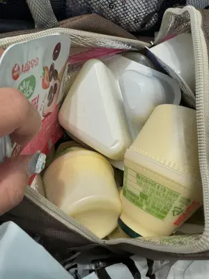 ▲▼奶昔近日到南韓旅遊,沒想到她在南韓要返台的時候,竟為了10罐她最愛喝的香蕉牛奶差一點搭不上飛機,讓她心疼直呼:「勸大家出國不管什麼事都要先查好,尤其是在機場...真的差點搭不上飛機。」(圖/奶昔Threads)