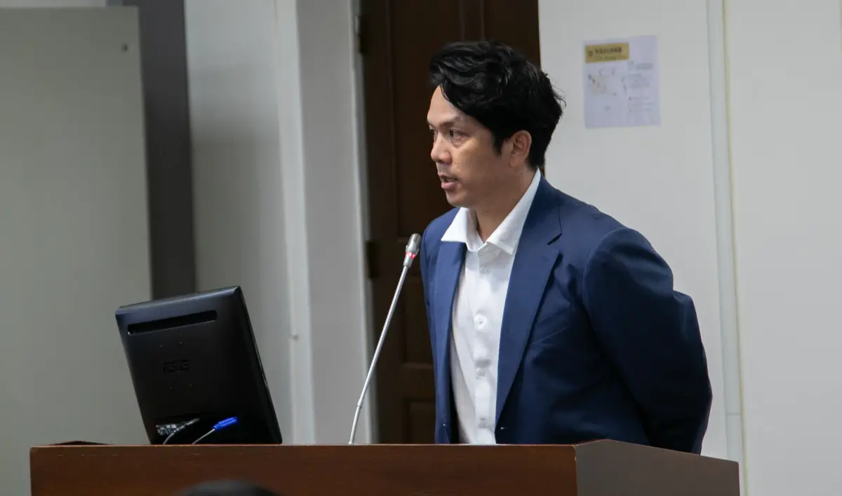 ▲中信兄弟選手周思齊以中華職棒球員職業工會前理事長身分，在防賭公聽會中發表意見。（圖／黃國昌國會辦公室提供）