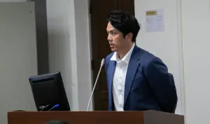 周思齊跟黃國昌合照被出征　黃國昌喊話賴網軍「不要波及無辜」
