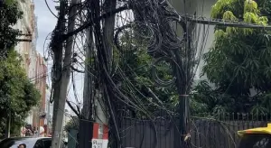 泰國電線桿奇景引熱議！民眾點出電線纏繞原因
