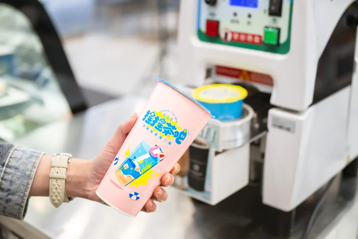 ▲全家拓展現做茶飲版圖，朝全國最大連鎖茶飲店目標邁進，陸續投資逾2.5億佈局。（圖／全家提供）