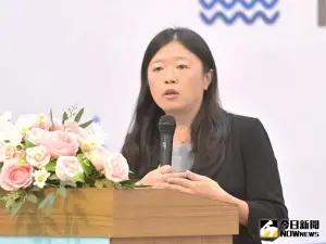 ▲海洋保育署署長陸曉筠說明以人工注射醋酸液方式,來清除棘冠海星,以免影響珊瑚礁生態。(圖/記者黃守作攝) ▲海洋保育署署長陸曉筠說明以人工注射醋酸液方式,來清除棘冠海星,以免影響珊瑚礁生態。(圖/記者黃守作攝)