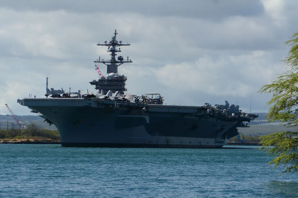 ▲卡爾文森號航艦7月8日由珍珠港出航，揭開環太平洋演習第二階段和第三階段的海上整合訓練階段和自由接戰的階段。（圖／作者提供）