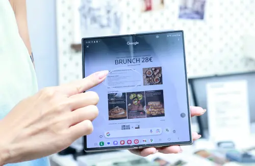 三星Galaxy Z Flip6、Galaxy Z Fold6。(圖/記者吳翊緁攝) ▲三星Galaxy Z Flip6、Galaxy Z Fold6。(圖/記者吳翊緁攝)