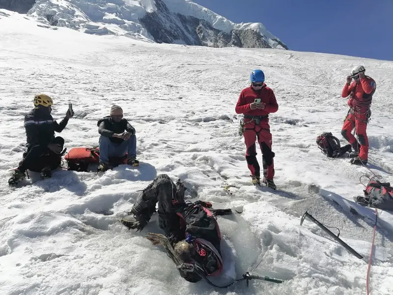 ▲秘魯的瓦斯卡蘭山，近日有登山客發現一具遺體，結果確認是遭遇雪崩失蹤22年的美國登山客史塔姆夫爾。（圖／美聯社／達志影像）