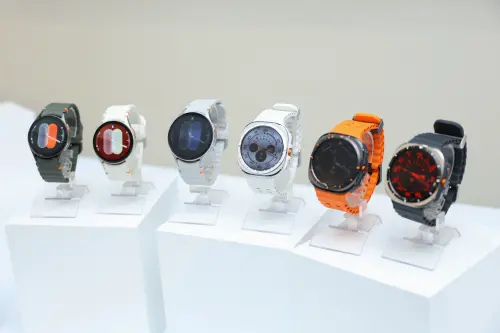 三星Galaxy Watch Ultra智慧錶、Galaxy Buds3系列耳機。(圖/記者陳明安攝) ▲三星Galaxy Watch Ultra智慧錶、Galaxy Buds3系列耳機。(圖/記者陳明安攝)