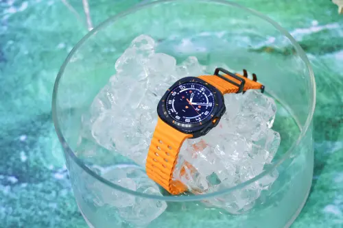 三星Galaxy Watch Ultra智慧錶、Galaxy Buds3系列耳機。(圖/記者陳明安攝) ▲三星Galaxy Watch Ultra智慧錶、Galaxy Buds3系列耳機。(圖/記者陳明安攝)