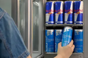 夏季限定！歐美爆紅「Red Bull小藍罐」台灣初登場　超商第2件6折
