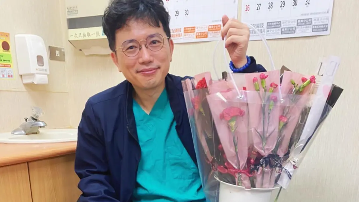 ▲知名外科醫生江坤俊爆出偷吃風波已經超過半年，他將離開目前任職的醫院，昨（23）日他再度發文告別：「真的很對不起。」並透露接下來的去向，自己將加入桃園市最大的私人醫療機構。（圖／江坤俊 臉書）