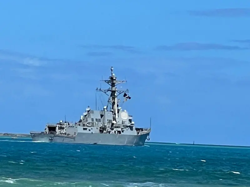 ▲美國驅逐艦掛海盜旗。(圖/作者提供)