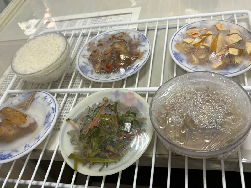 ▲前桃園市長鄭文燦因涉貪遭收押,稍早鄭文燦已由警備車押送往桃園看守所,編號2350。(圖/NOWnews記者呂炯昌攝影)