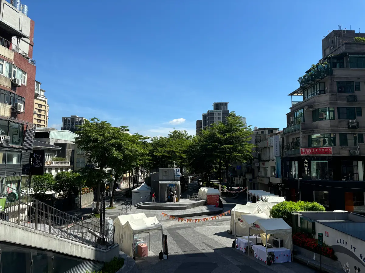 ▲被外媒票選為全球40大最酷街區之一的「南西商圈」，近期累計有74間店家被檢舉不合土地使用分區條例使用，暑假後恐團滅消失。（圖／記者徐銘穗攝）