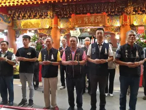 玉闕朝仁宮武財神渡台紀念 中市府:感謝廟方對地方貢獻 ▲玉闕朝仁宮(武財神)渡台安座紀念日,北港朝天宮董監事會、高鐵福德祠祝賀(圖/柳榮俊攝2024.7.12)