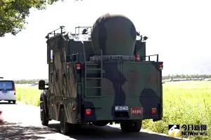 戰備偵巡中戰備部隊罕見出動了國軍維星車,透過衛星裝備提供高品質的語音、數據和視訊功能 ▲戰備偵巡中戰備部隊罕見出動了國軍維星車,透過衛星裝備提供高品質的語音、數據和視訊功能。(圖/記者莊全成攝,2024.07.12)
