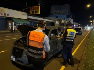 越來越多駕駛人不當改裝引擎、排氣管或裝置高音量喇叭,讓噪音車成為道路上的新興公害 ▲越來越多駕駛人不當改裝引擎、排氣管或裝置高音量喇叭,讓噪音車成為道路上的新興公害。(圖/里港警分局提供)