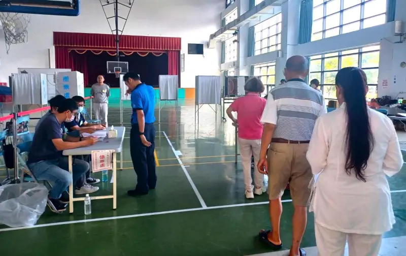 ▲台中市合併以來首件里長罷免案，大里永隆里民前往投票。（圖／台中市政府提供，2024.07.13）