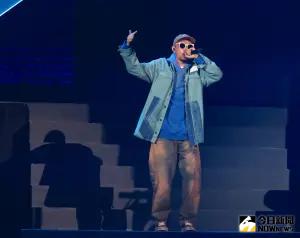 ▲林志炫演唱會合體金曲歌王熱狗。(圖/記者陳明中攝) ▲林志炫演唱會合體金曲歌王熱狗。(圖/記者陳明中攝)