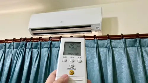 ▲變頻冷氣、空調、冷氣遙控器。(圖/記者黃韻文攝) ▲變頻冷氣、空調、冷氣遙控器。(圖/記者黃韻文攝)