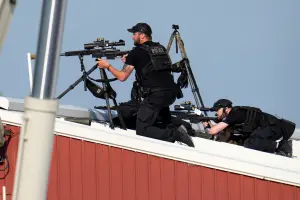 槍擊川普槍手待屋頂「絕佳狙擊點」　FBI前特務驚：應要有人看守
