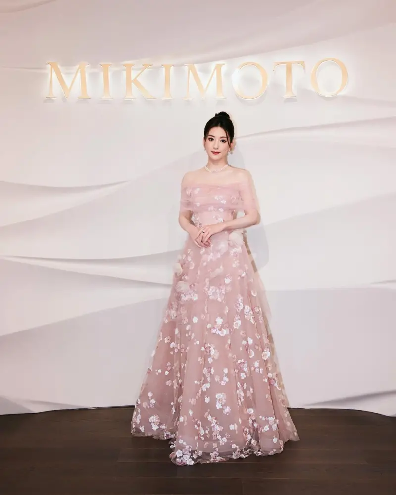 ▲郭富城老婆方媛出席活動,精修過後的美照。(圖/方媛Instagram)