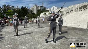 影/中正紀念堂三軍儀隊展示今移戶外 蔣萬安憂酷暑操練太炎熱